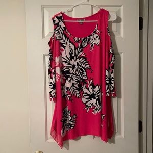 Women’s dressy 1x top with cold shoulder